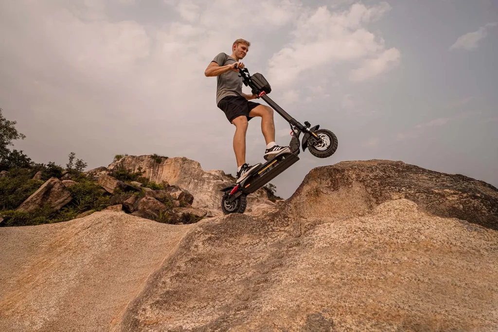 An Electric Scooter Is a Fun, Environmentally Friendly Way to Get Around Your City Electric Scooter